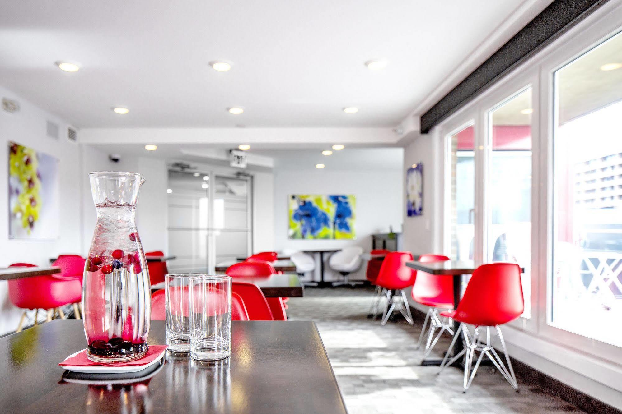 Hotel Elan YYC المظهر الخارجي الصورة